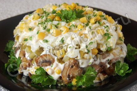 Рецепт салата с консервированными огурцами