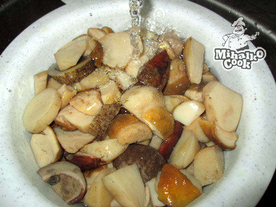 Как приготовить салат из курицы с шампиньонами
